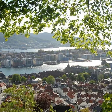 Appartement New! Modern City Apt: Central W/ Private Entrence Bergen