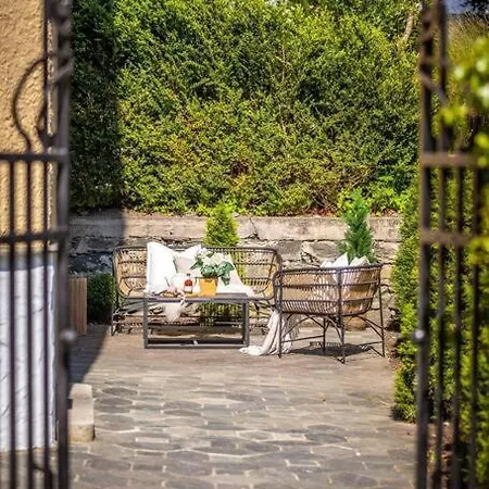 New! Modern City Apt: Central W/ Private Entrence *