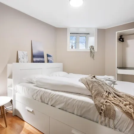 New! Modern City Apt: Central W/ Private Entrence *