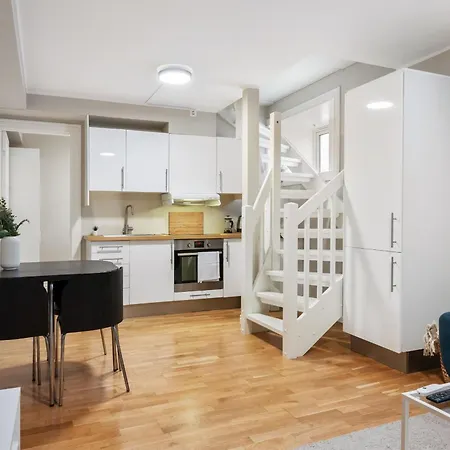 New! Modern City Apt: Central W/ Private Entrence Apartment *