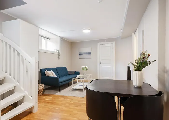 New! Modern City Apt: Central W/ Private Entrence *