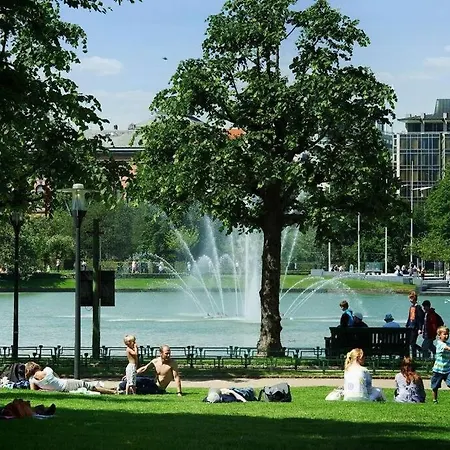 New! Modern City Apt: Central W/ Private Entrence * Bergen